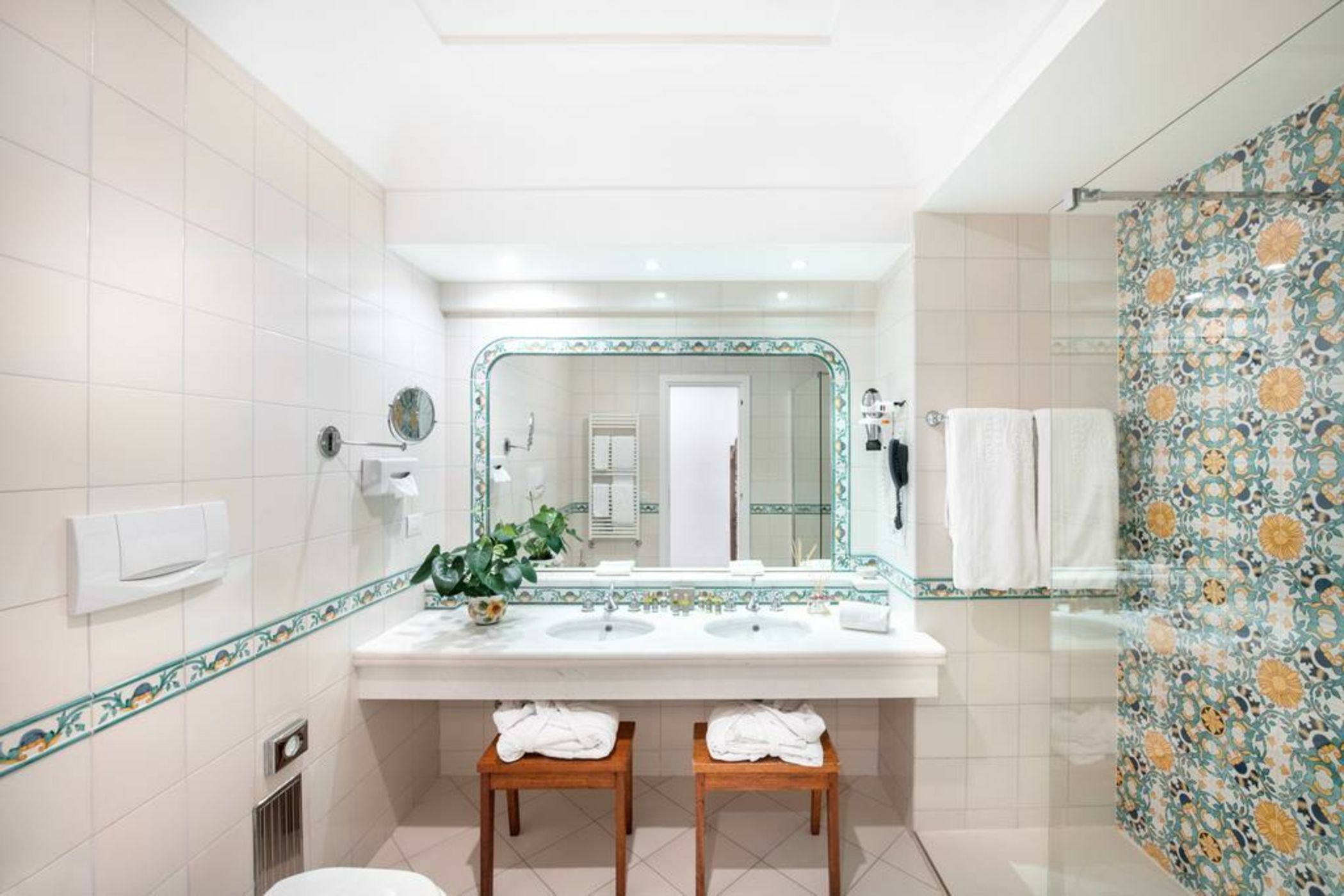 Hotel Eden Roc Suites