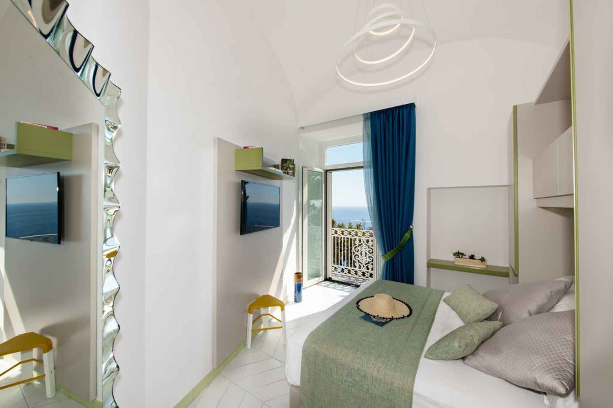 Hotel Eden Roc Suites