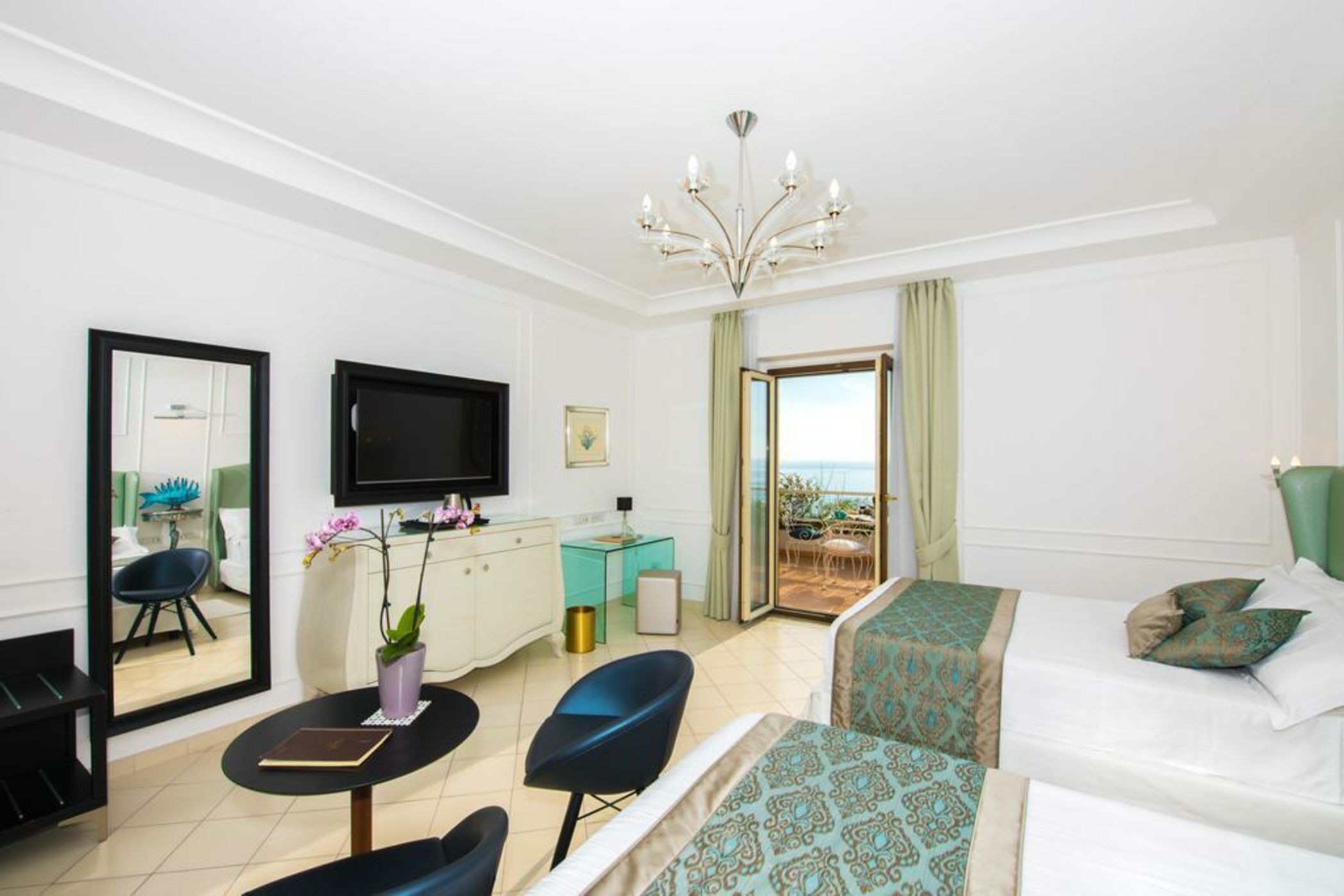 Hotel Eden Roc Suites