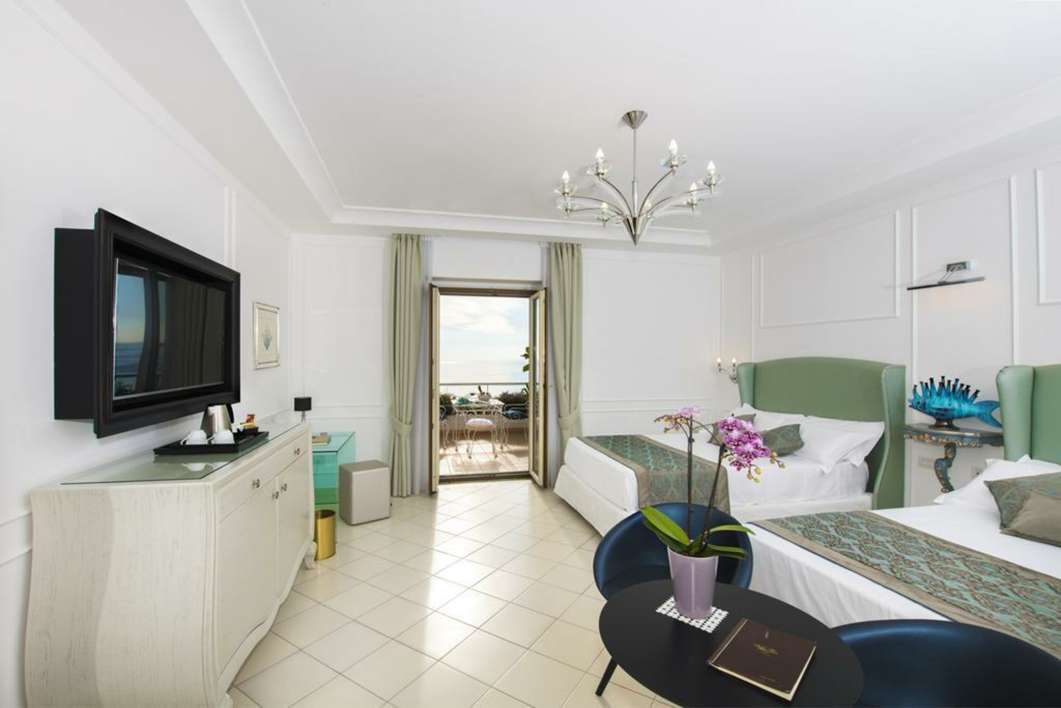 Hotel Eden Roc Suites