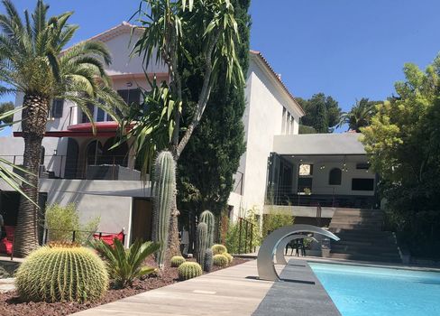 THE ADDRESS CASSIS