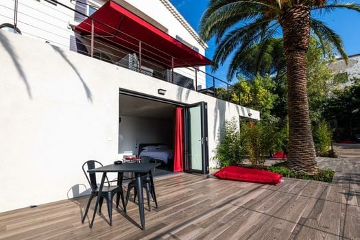 THE ADDRESS CASSIS