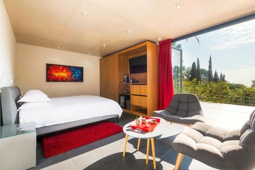 THE ADDRESS CASSIS