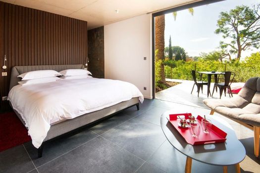 THE ADDRESS CASSIS