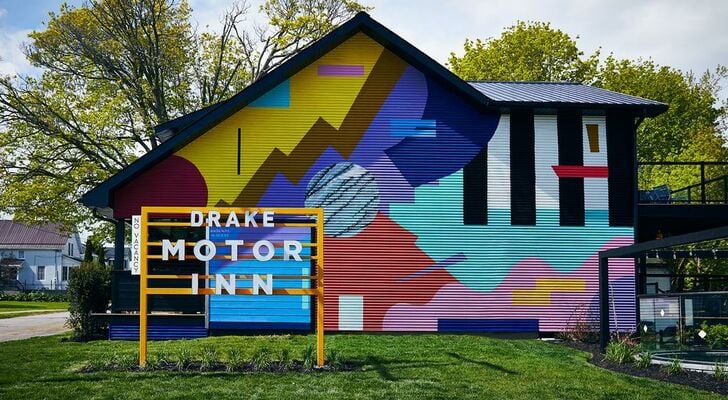 Drake Motor Inn