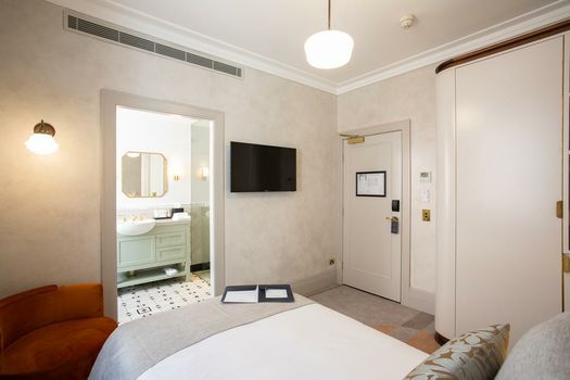 Tattersalls Hotel