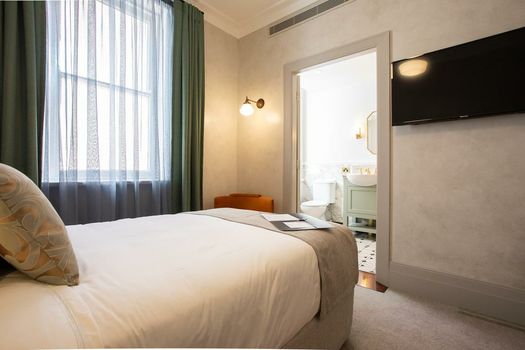 Tattersalls Hotel