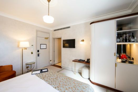 Tattersalls Hotel