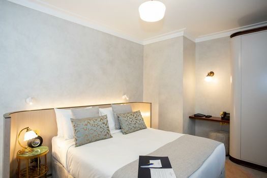 Tattersalls Hotel