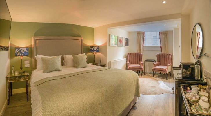 No 15 by GuestHouse, Bath