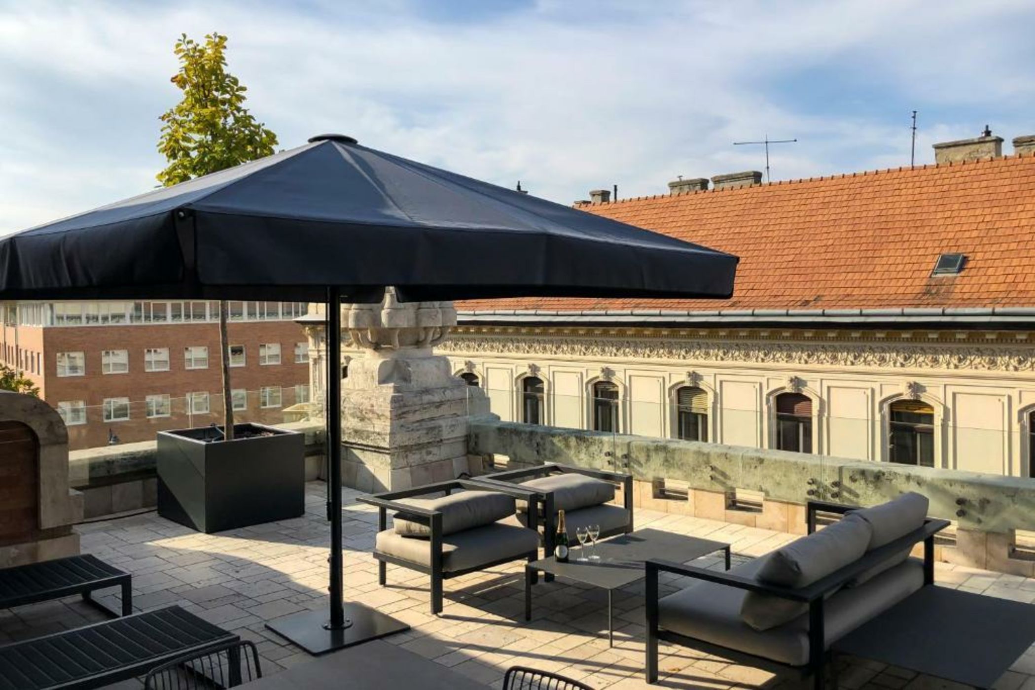 Kozmo Hotel Suites & Spa - The Leading Hotels of the World