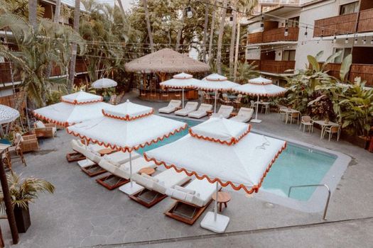White Sands Hotel