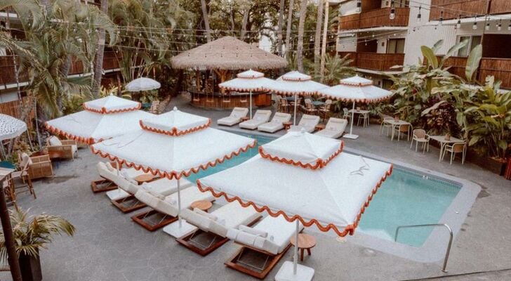 White Sands Hotel
