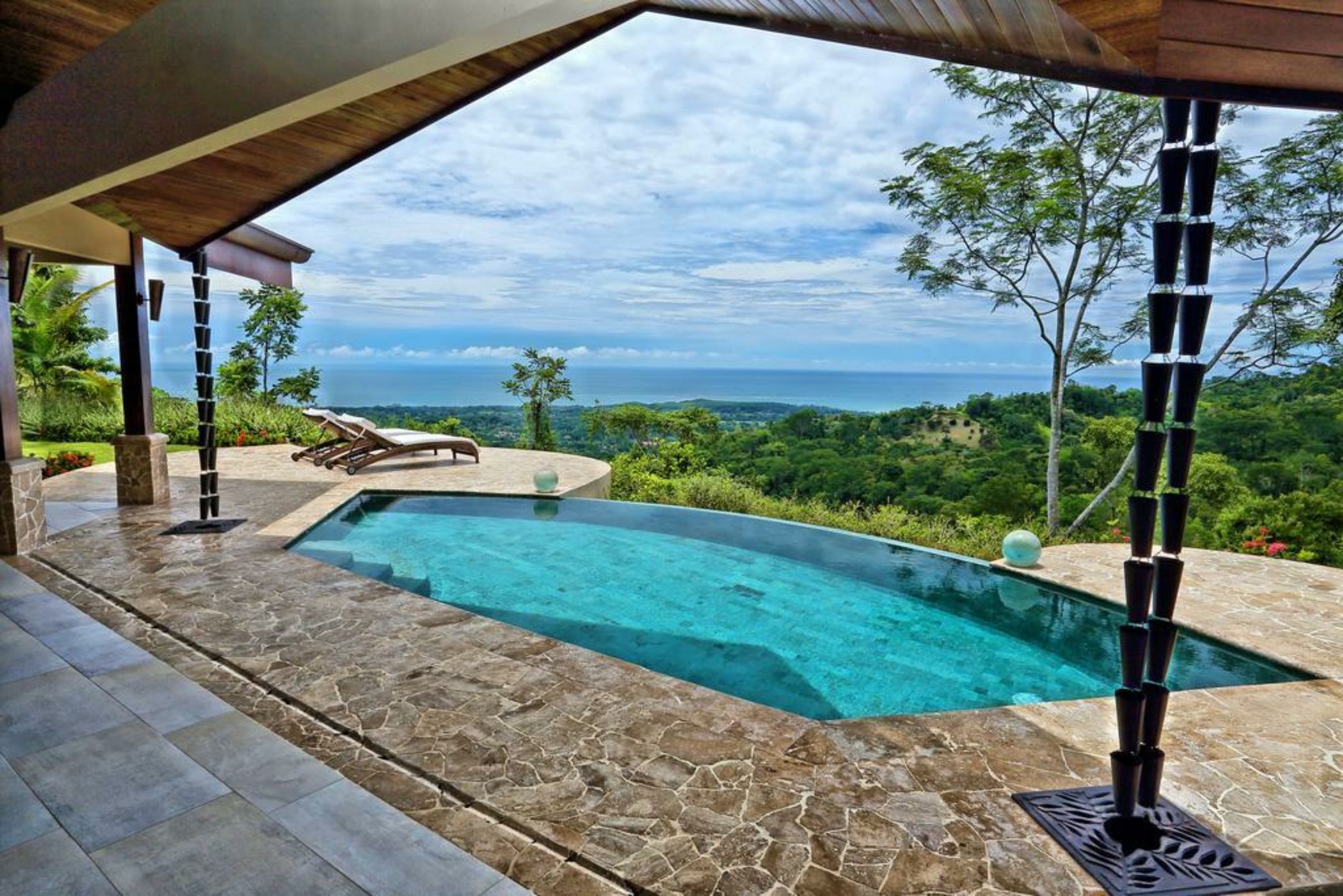 Golden Pineapple Villas-Adults Only