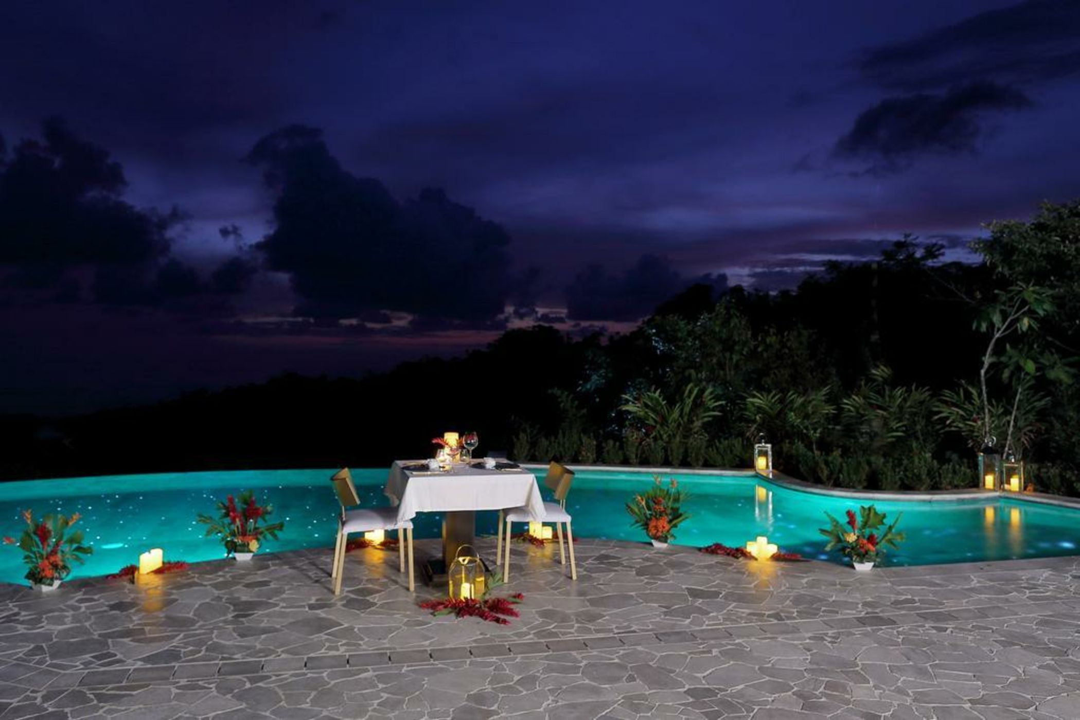 Golden Pineapple Villas-Adults Only