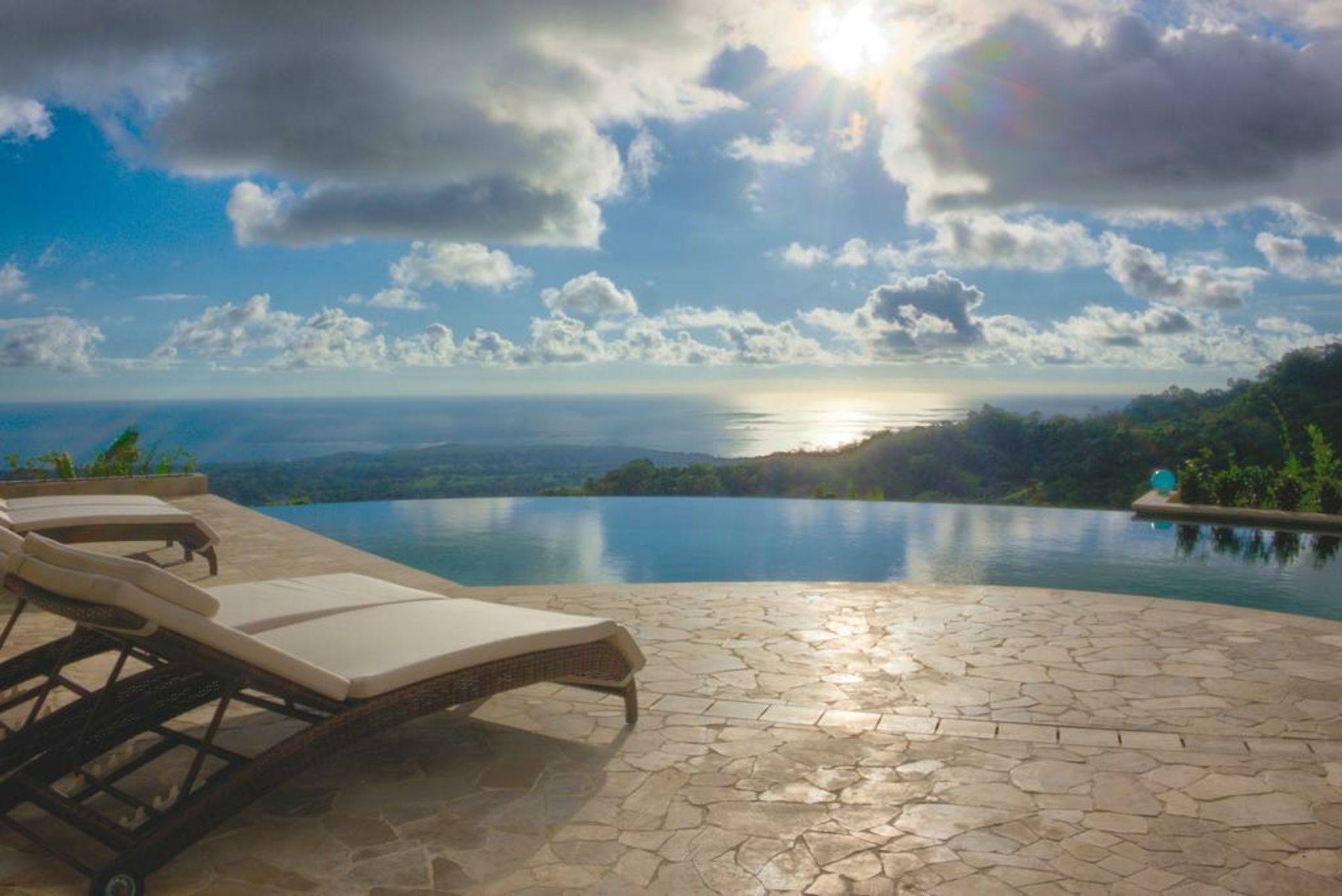 Golden Pineapple Villas-Adults Only