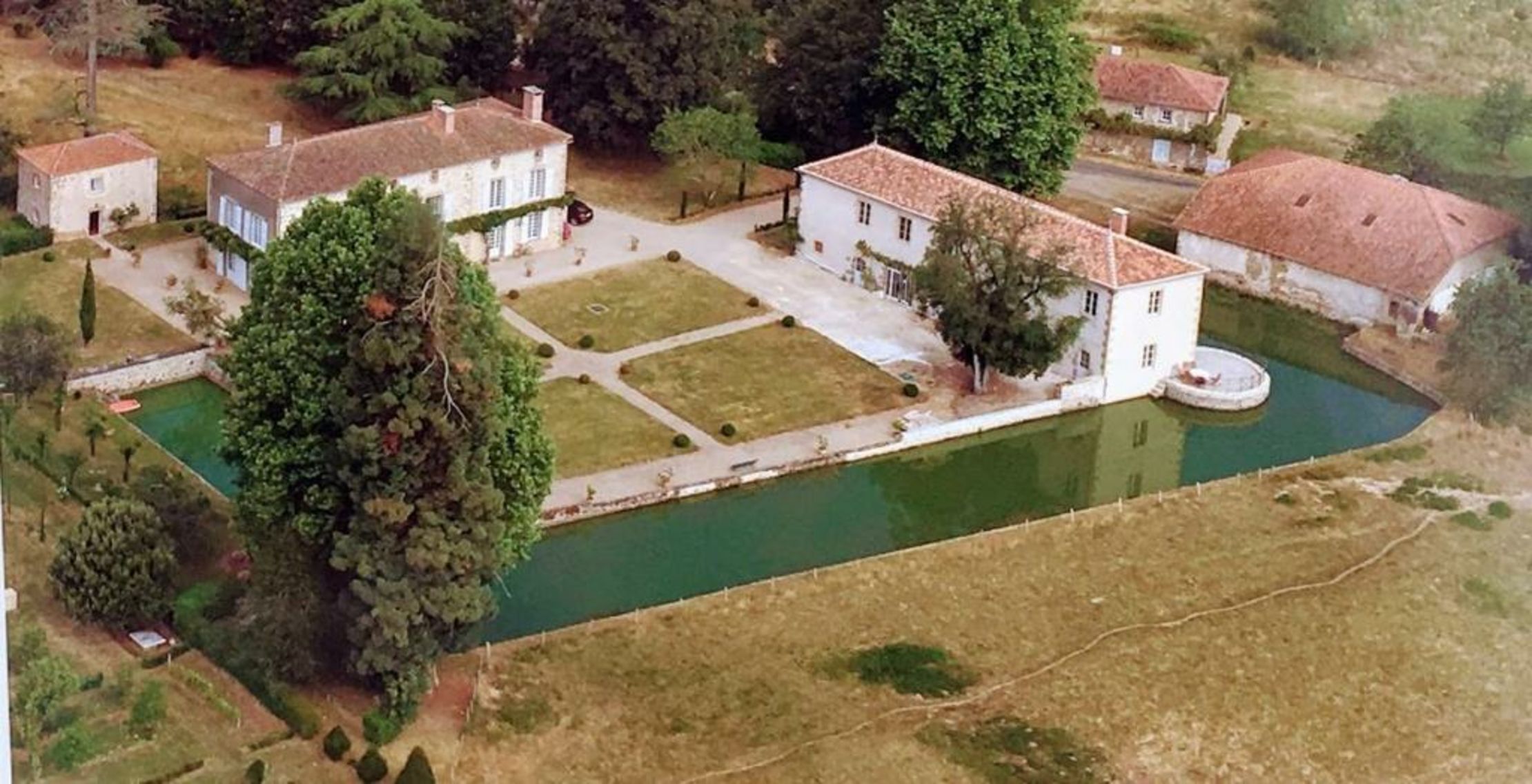 DOMAINE de la PARTOUCIE