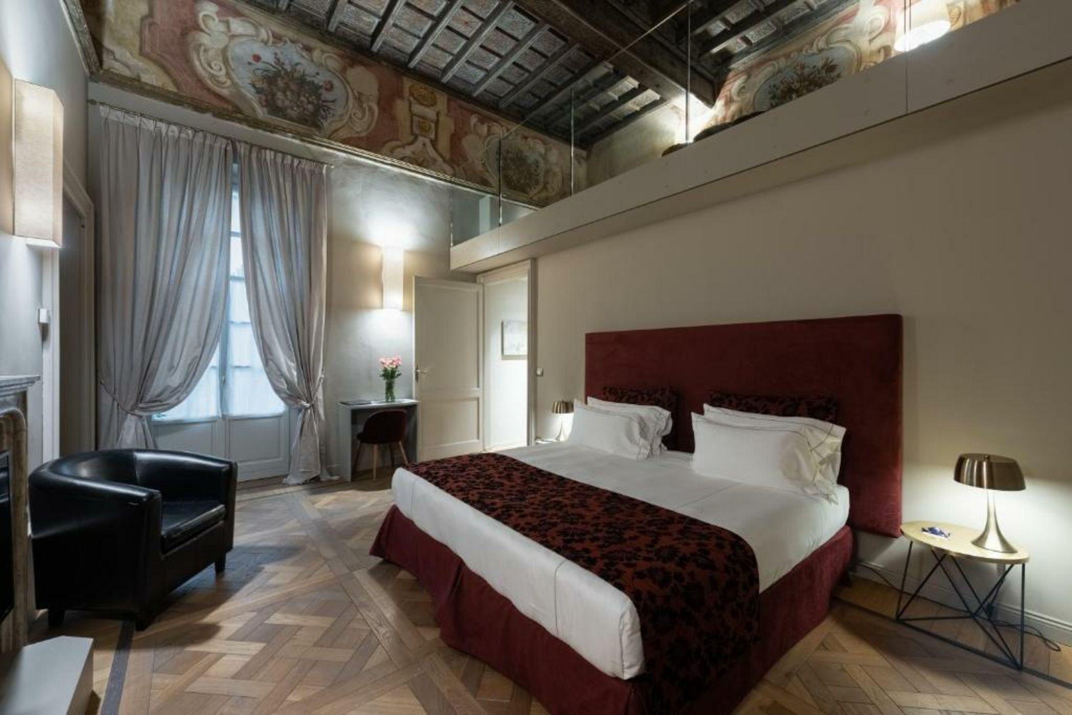 Palazzo Del Carretto-Art Apartments and Guesthouse
