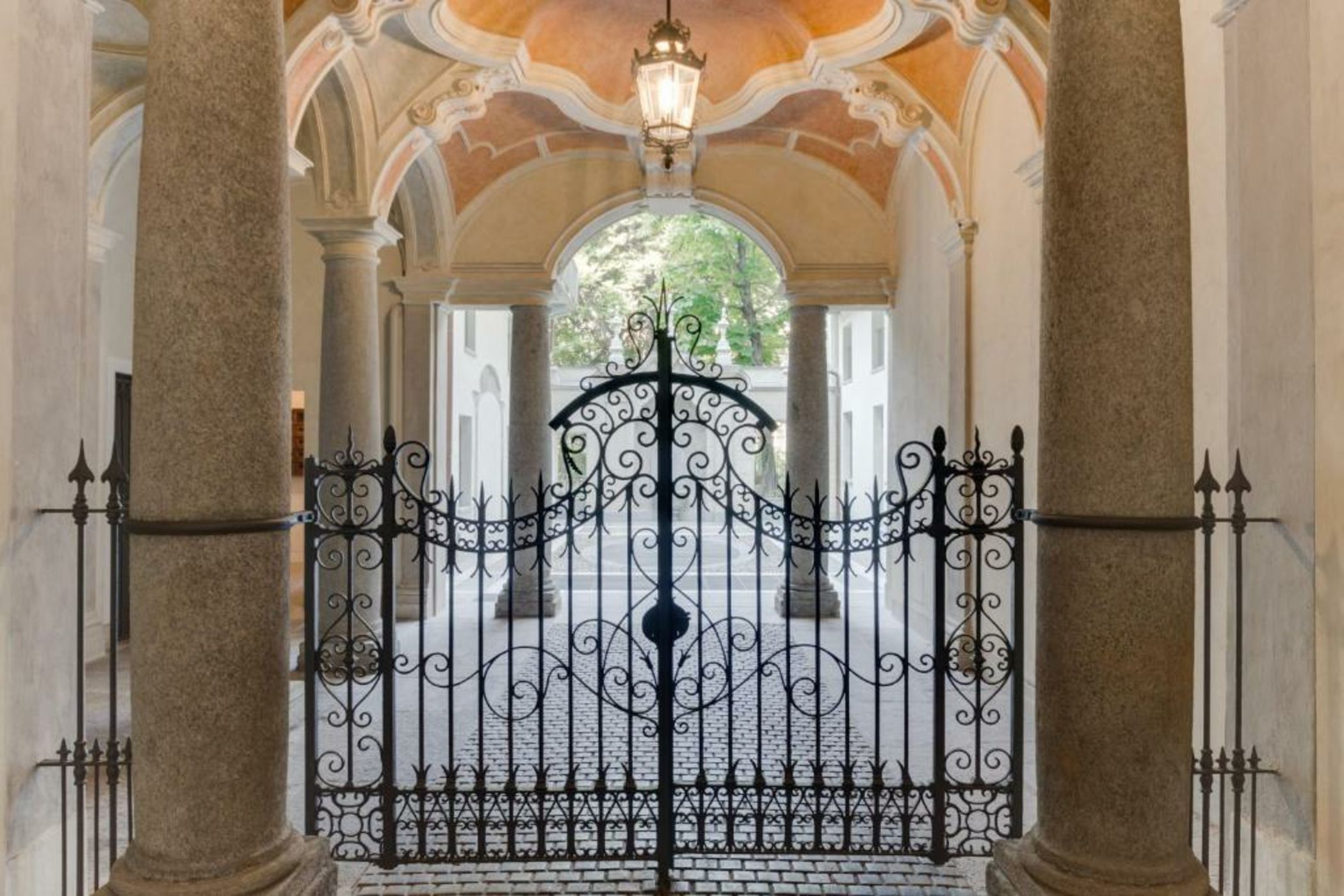 Palazzo Del Carretto-Art Apartments and Guesthouse