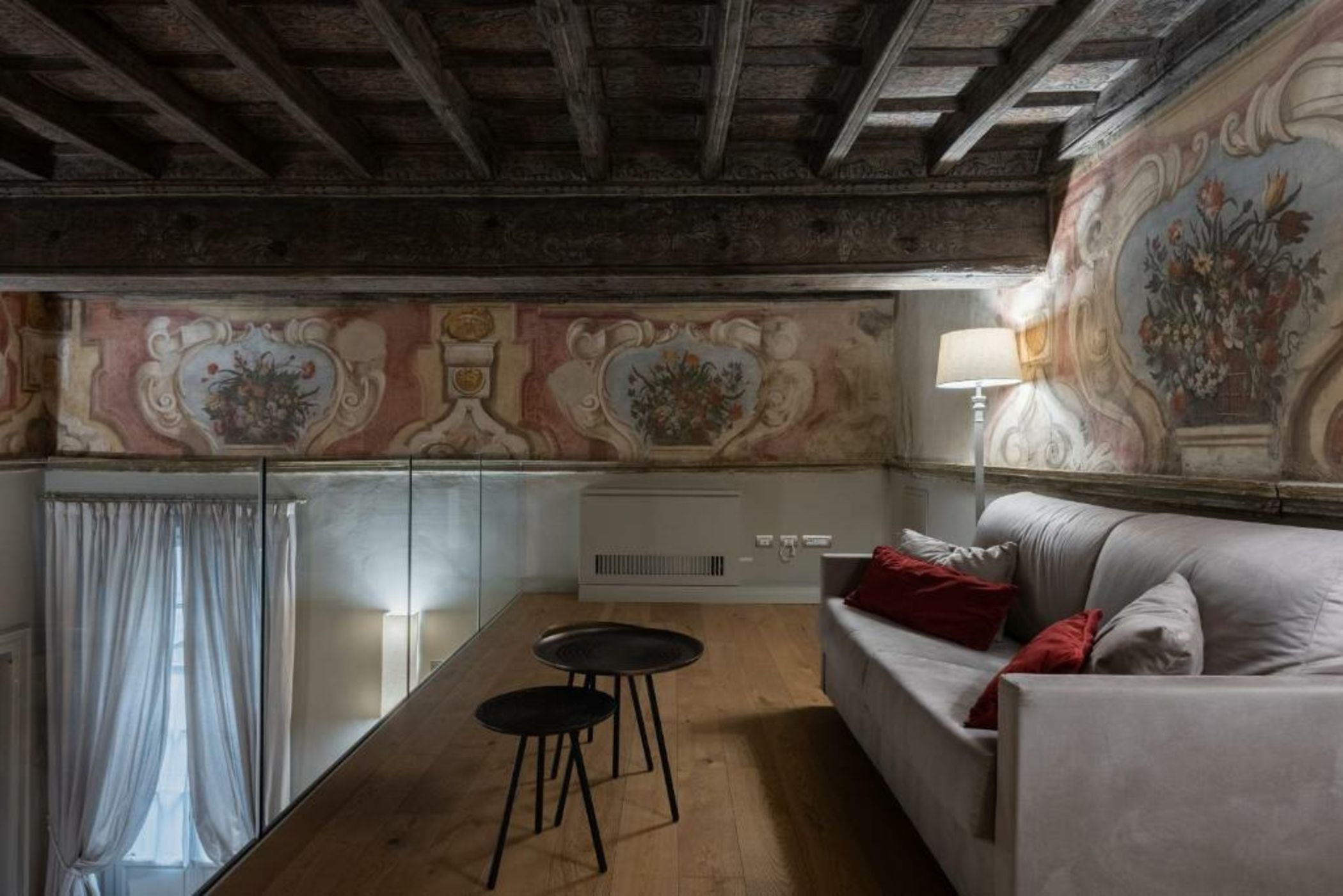 Palazzo Del Carretto-Art Apartments and Guesthouse