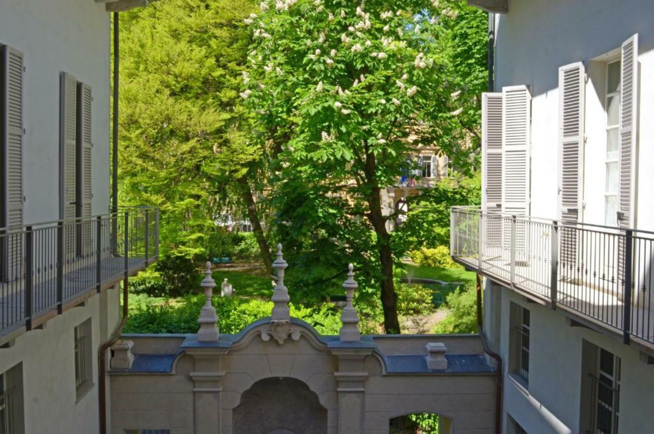 Palazzo Del Carretto-Art Apartments and Guesthouse