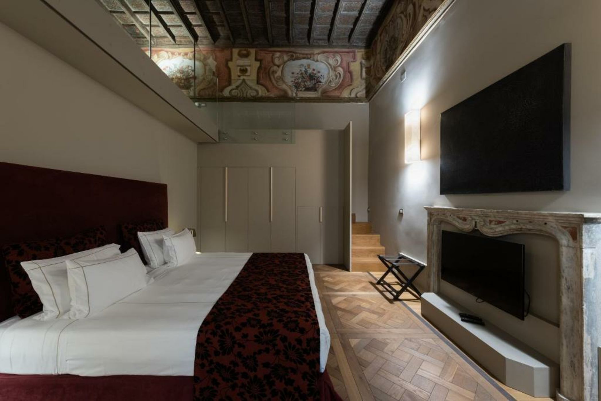 Palazzo Del Carretto-Art Apartments and Guesthouse