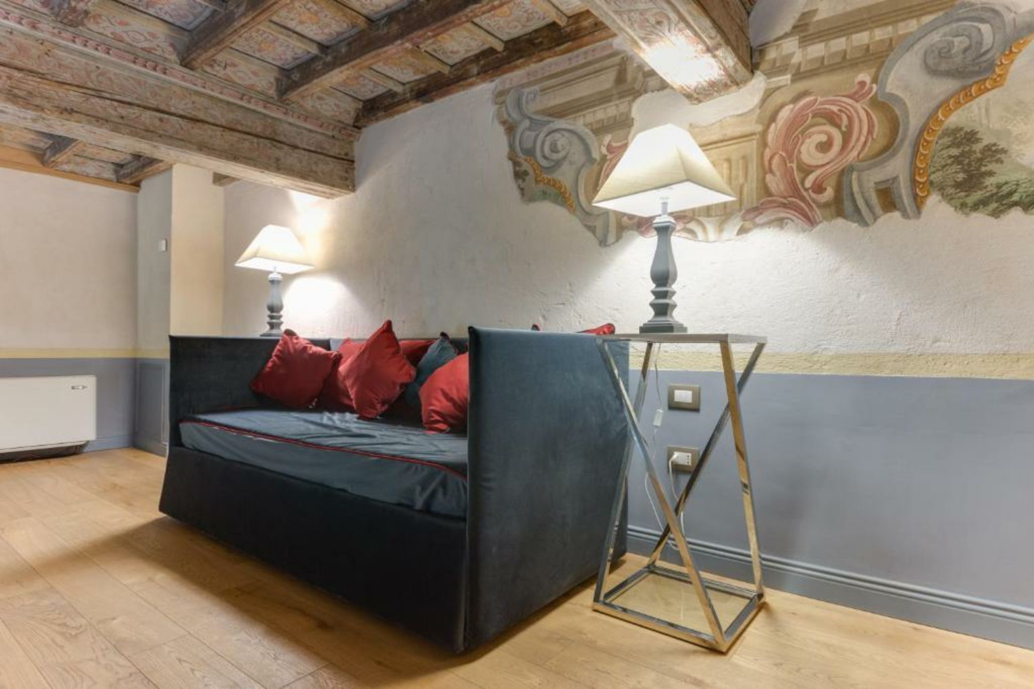 Palazzo Del Carretto-Art Apartments and Guesthouse