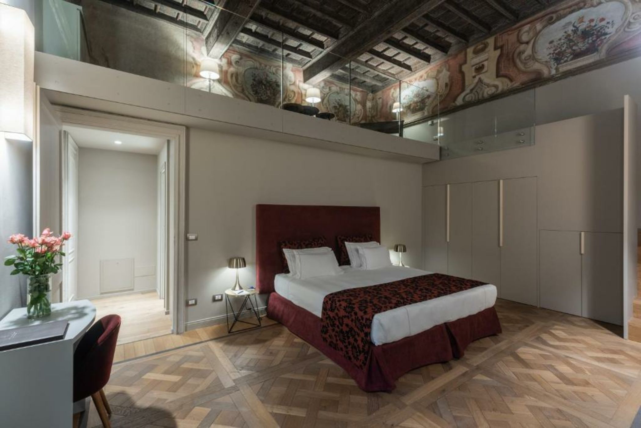 Palazzo Del Carretto-Art Apartments and Guesthouse
