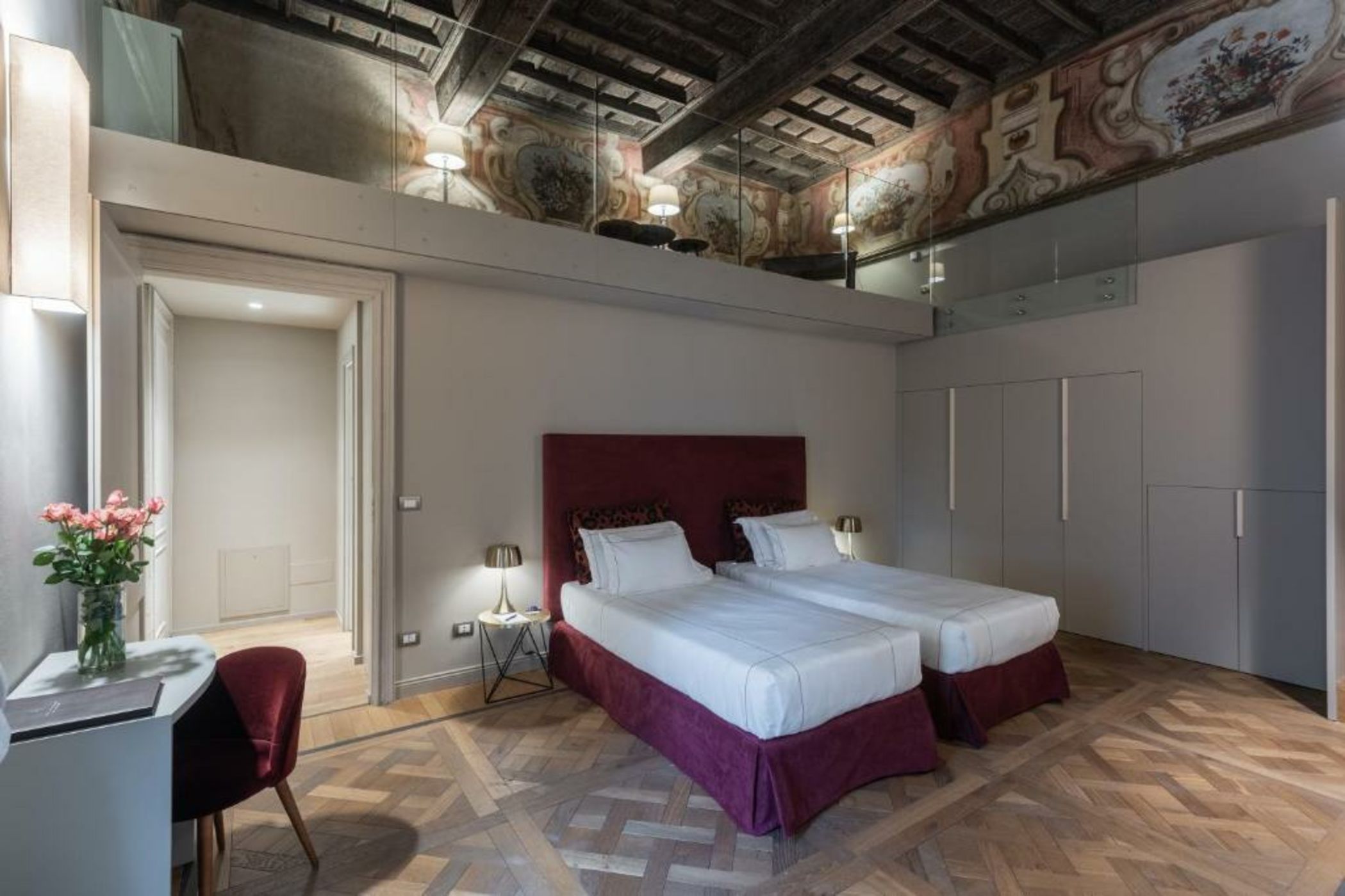 Palazzo Del Carretto-Art Apartments and Guesthouse