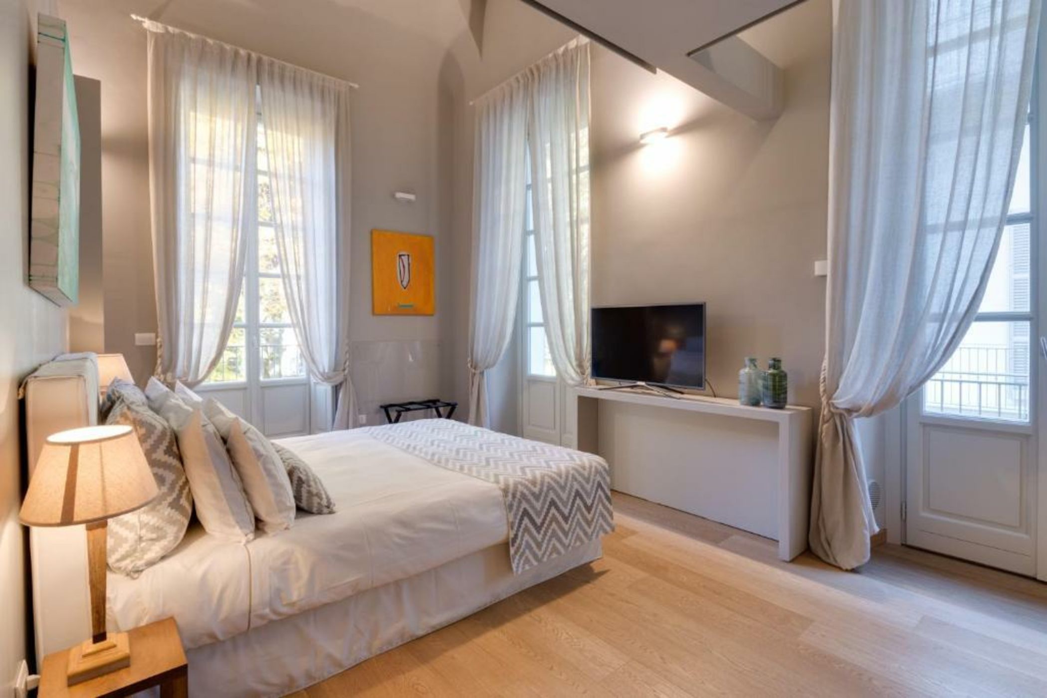 Palazzo Del Carretto-Art Apartments and Guesthouse