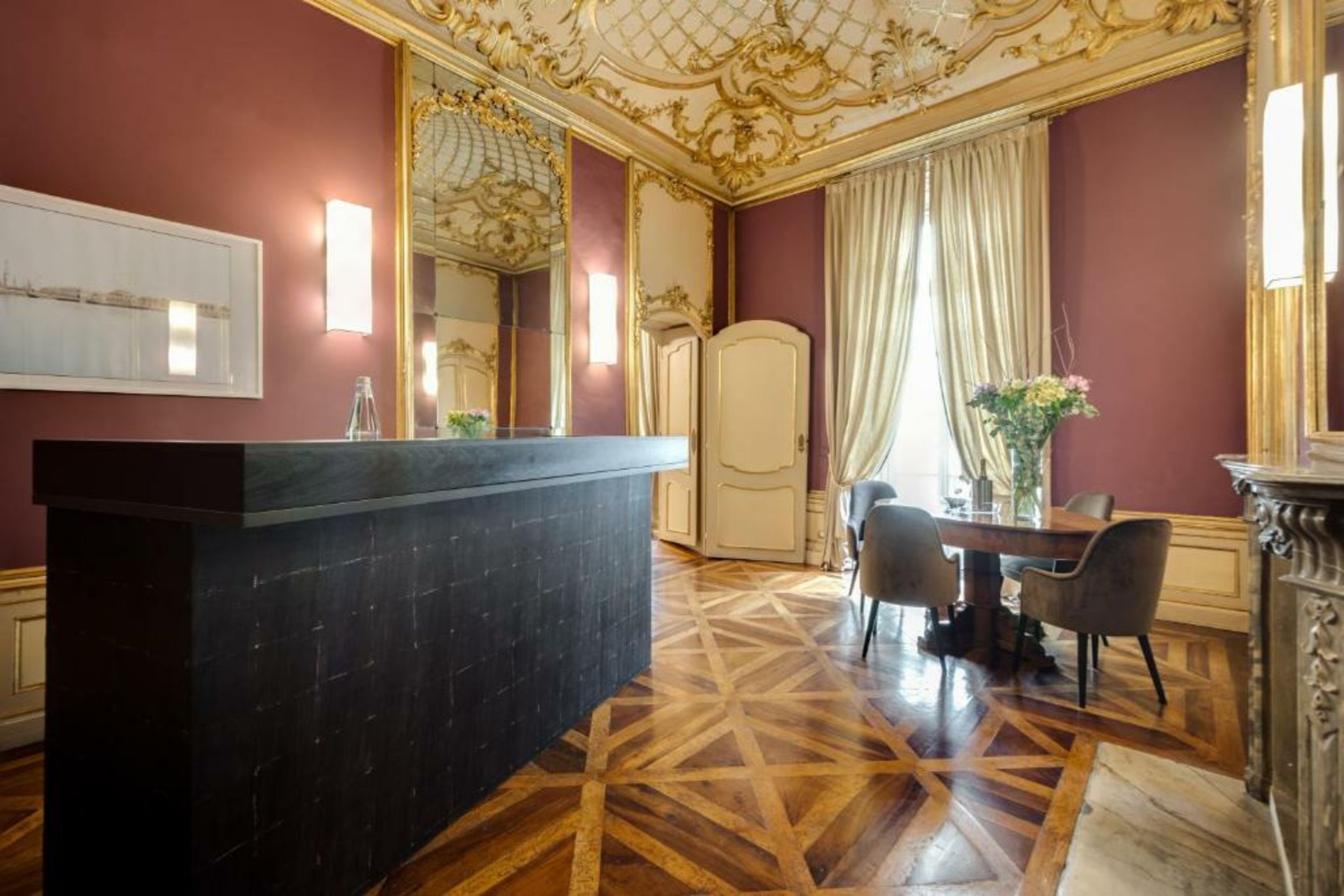 Palazzo Del Carretto-Art Apartments and Guesthouse