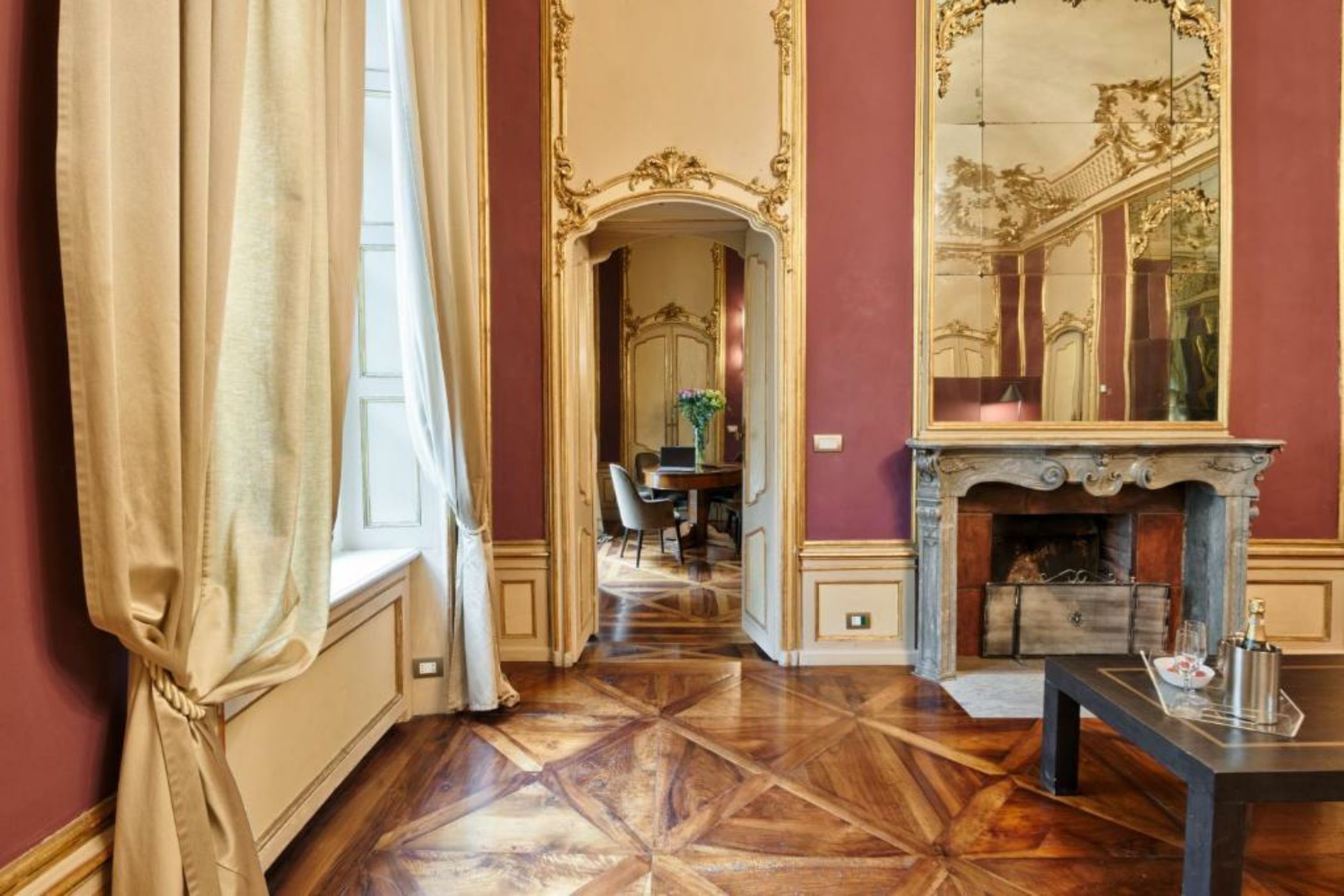 Palazzo Del Carretto-Art Apartments and Guesthouse