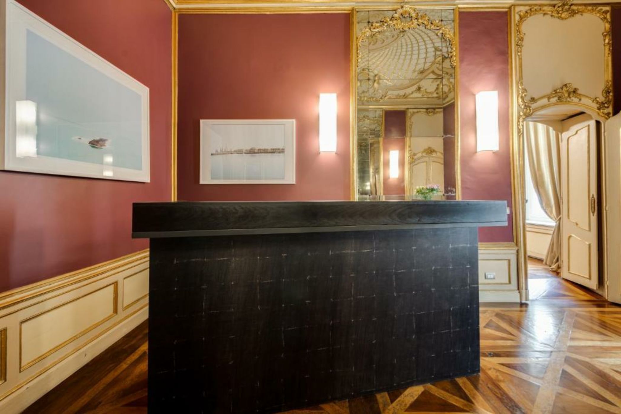 Palazzo Del Carretto-Art Apartments and Guesthouse