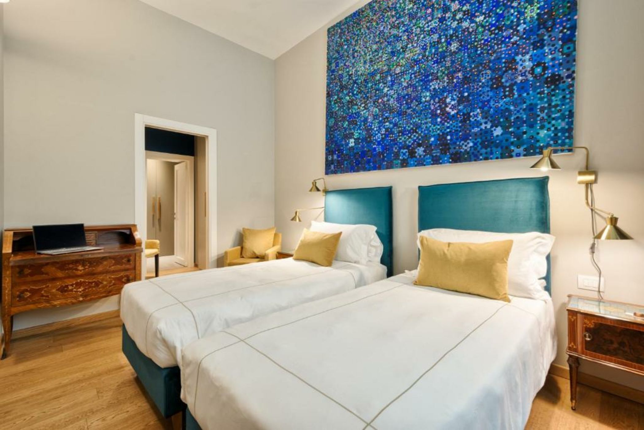 Palazzo Del Carretto-Art Apartments and Guesthouse