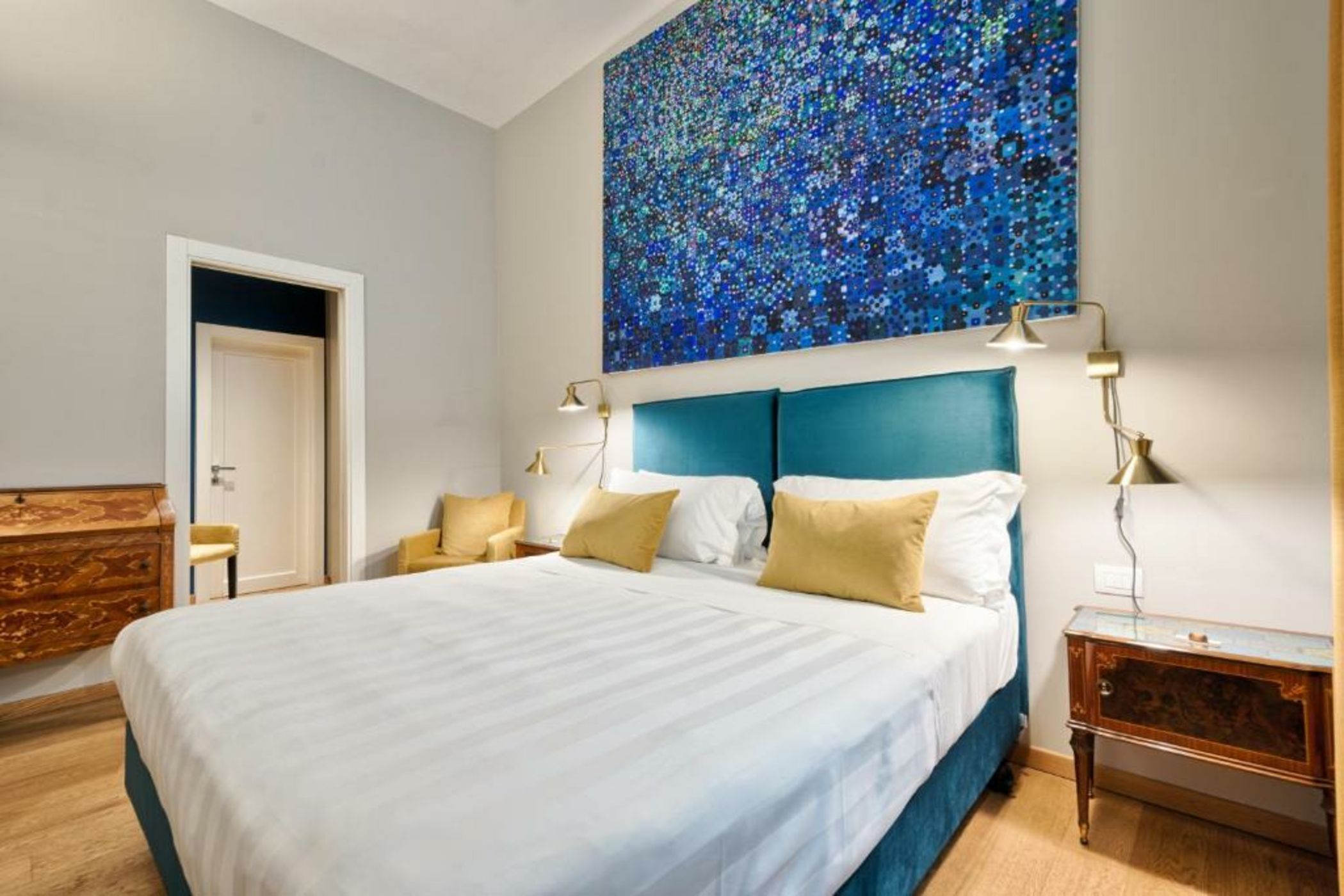 Palazzo Del Carretto-Art Apartments and Guesthouse