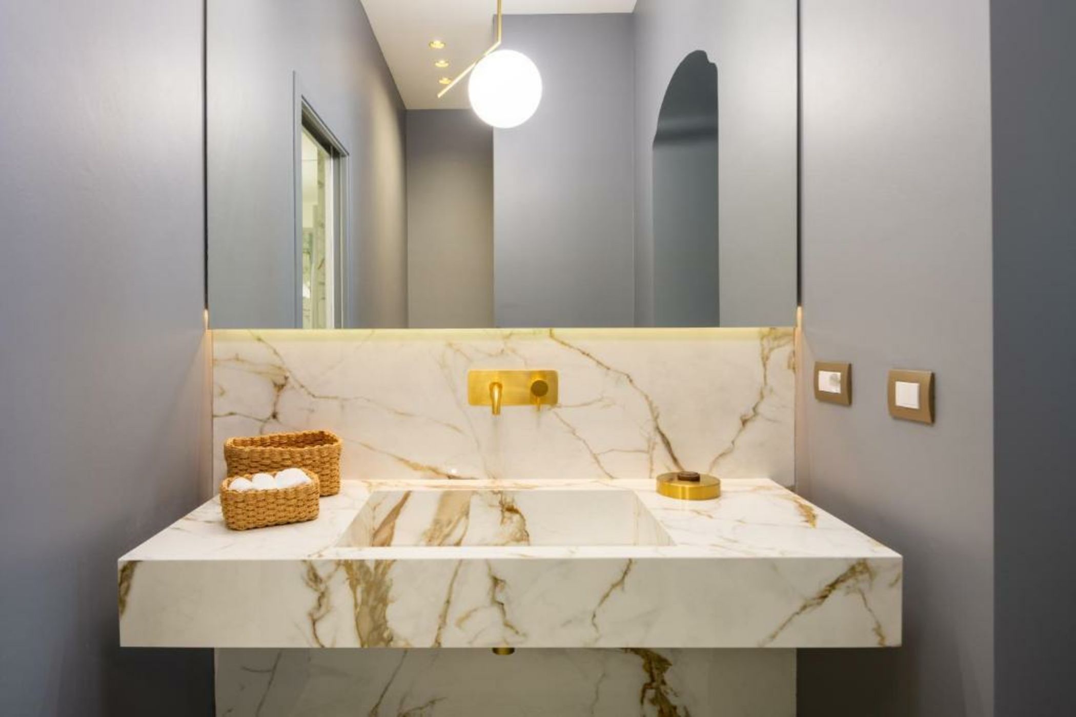 Palazzo Del Carretto-Art Apartments and Guesthouse