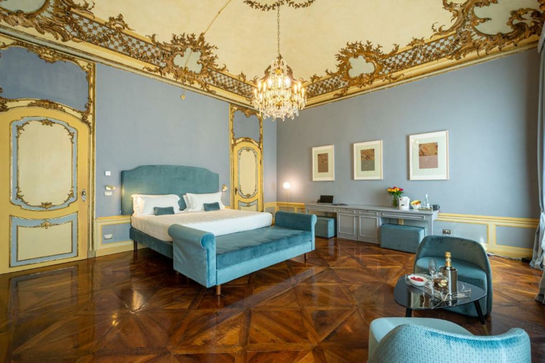 Palazzo Del Carretto-Art Apartments and Guesthouse