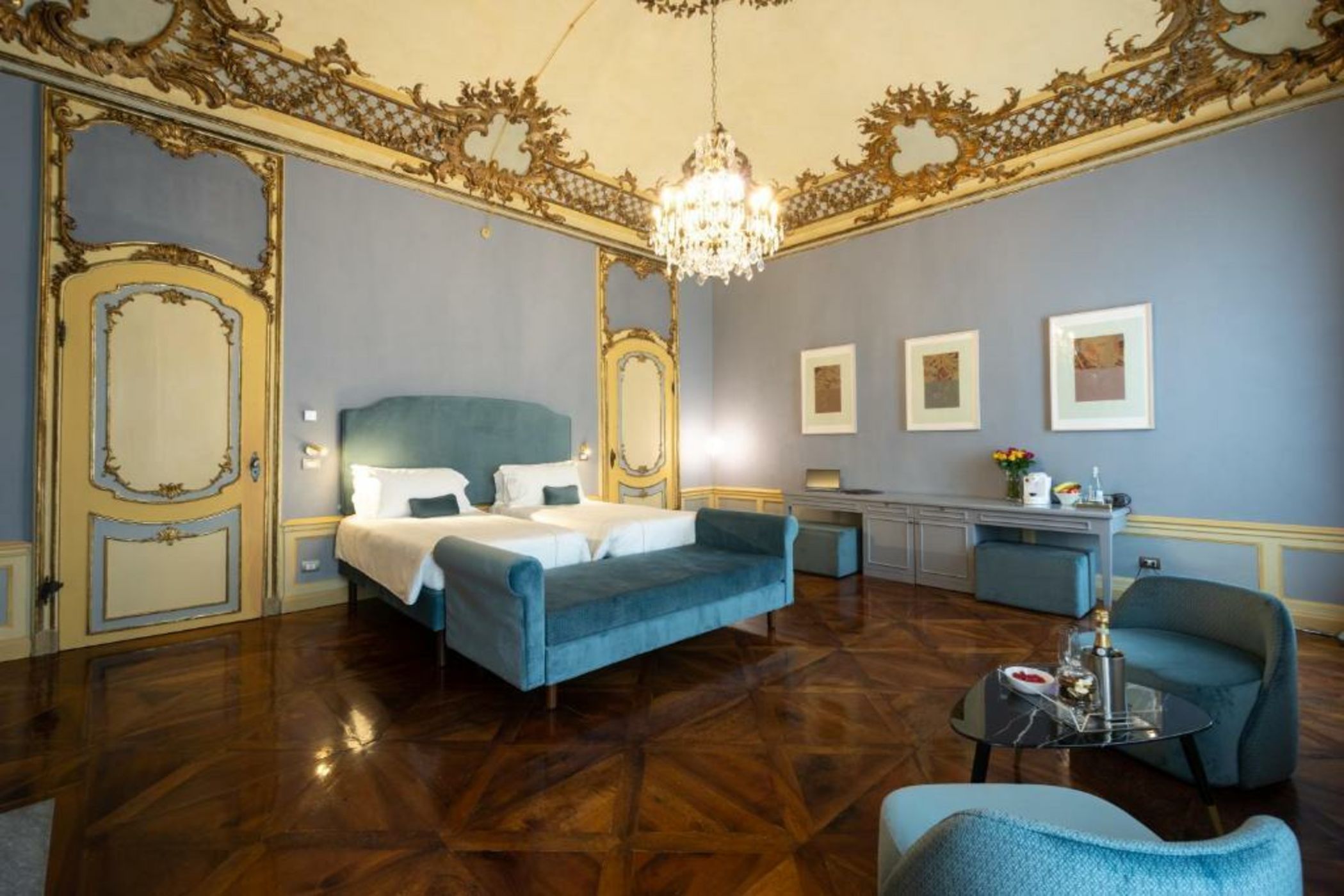 Palazzo Del Carretto-Art Apartments and Guesthouse