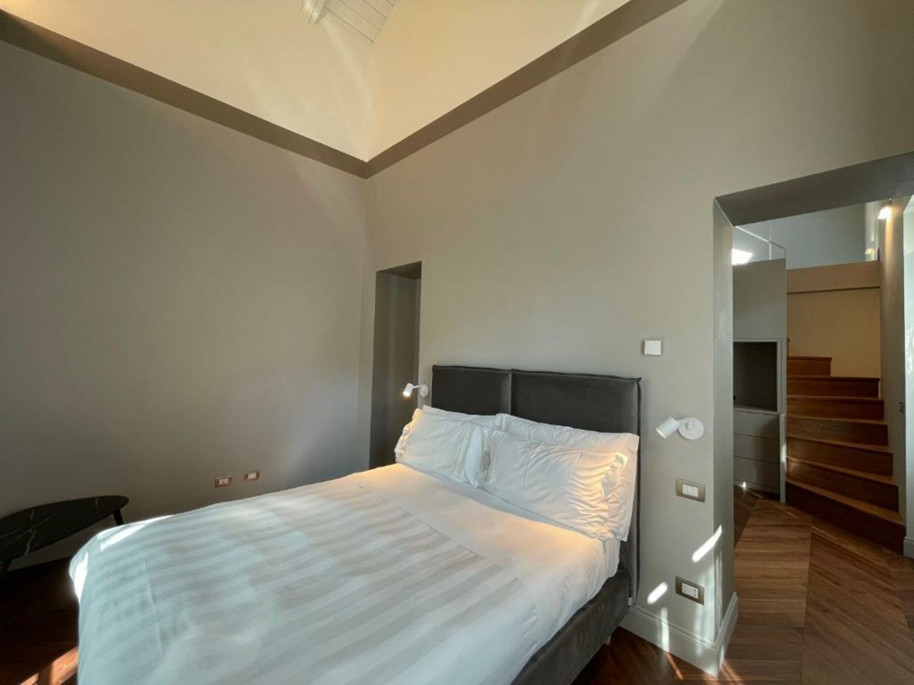 Palazzo Del Carretto-Art Apartments and Guesthouse