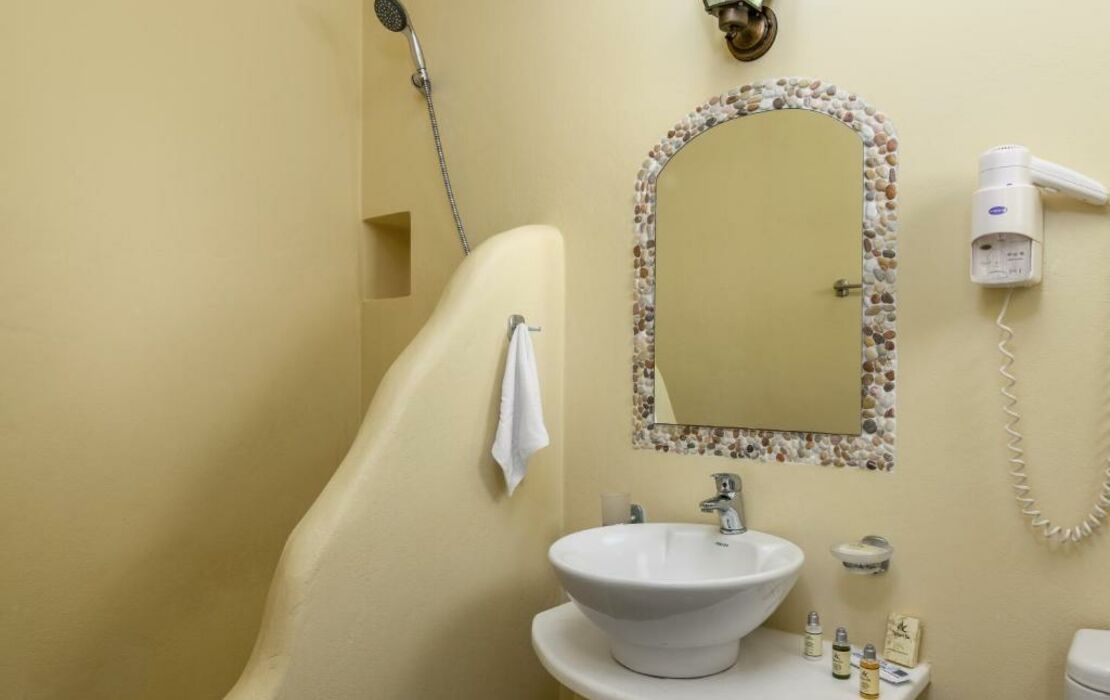 Psaravolada Hotel Milos