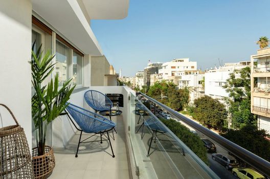 Mr. Ben Yehuda - By TLV2GO