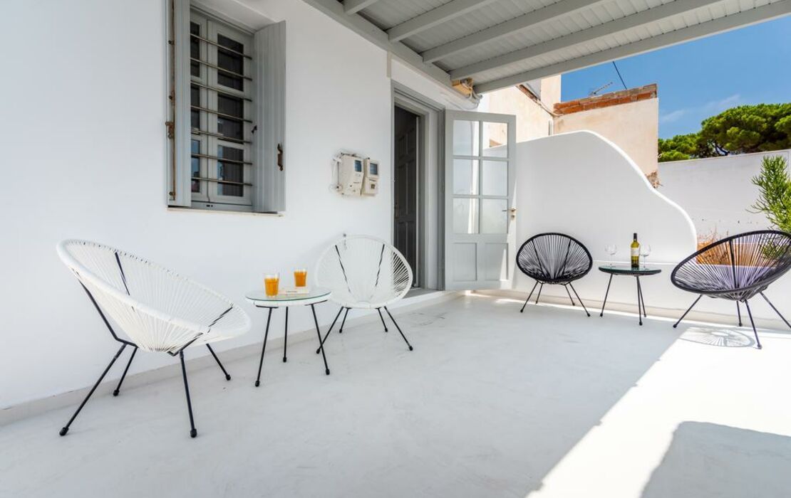 Plaka Suites