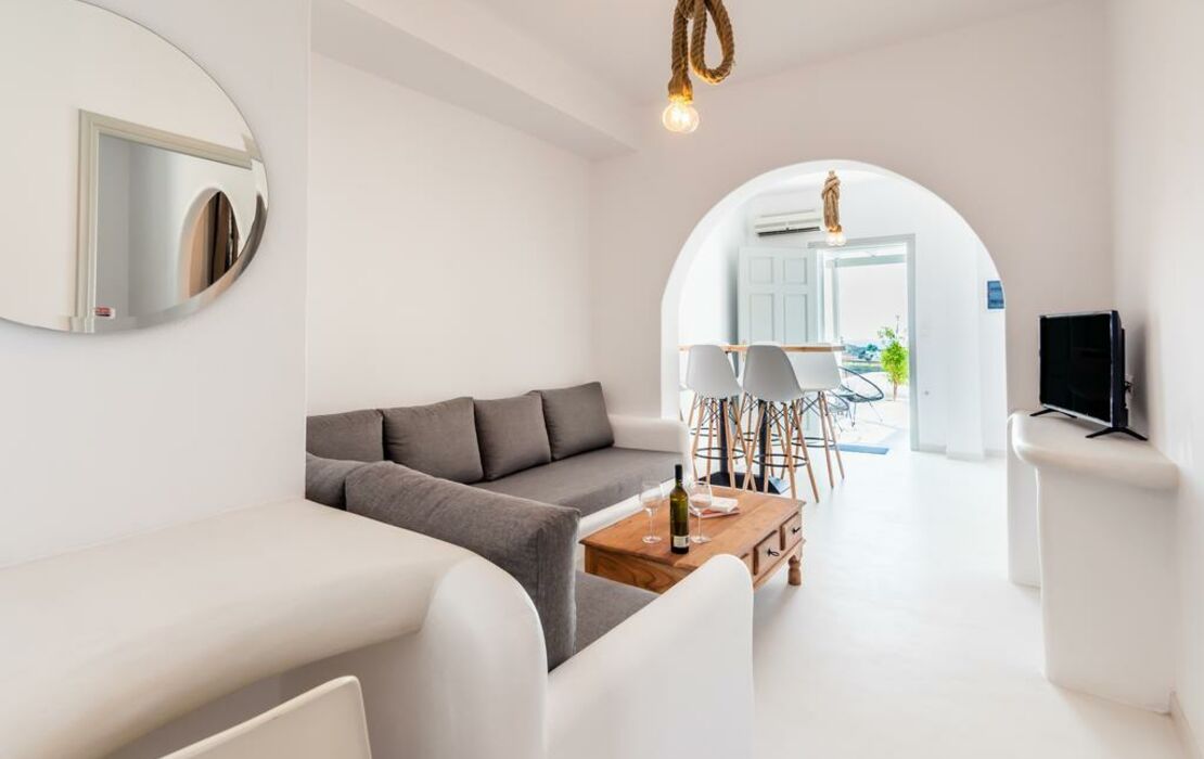 Plaka Suites