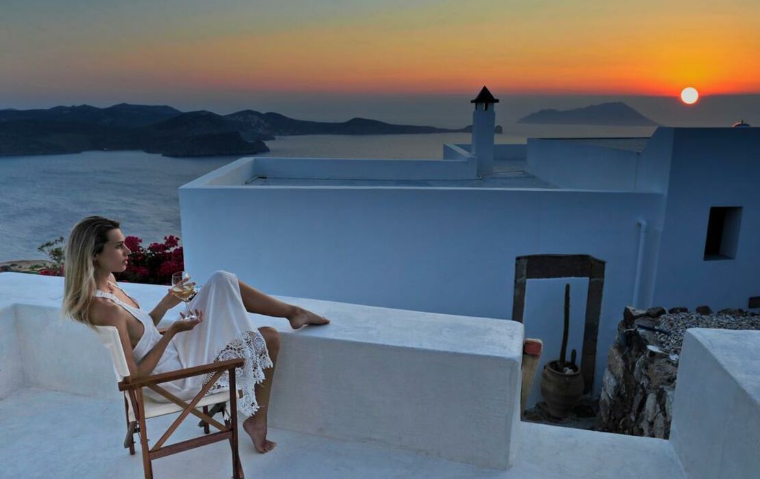 Plaka Suites