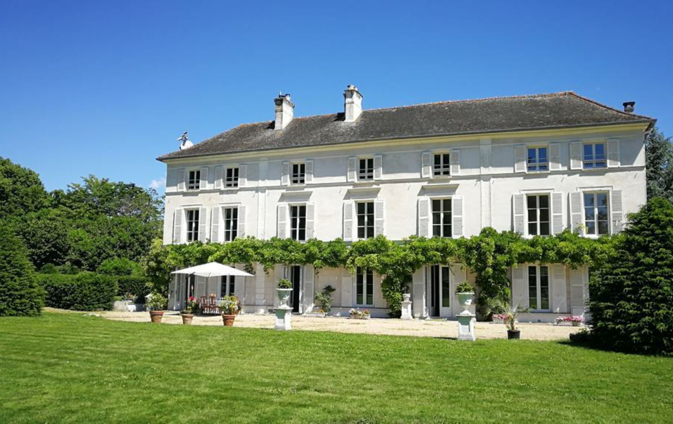 CHATEAU DE BRINVILLE