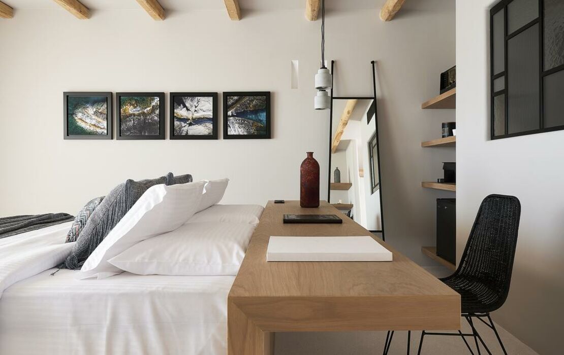 Cave Suites Milos