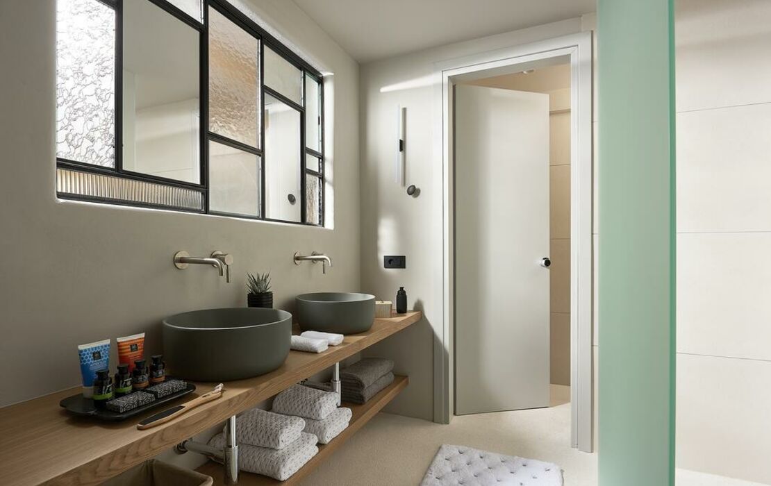 Cave Suites Milos
