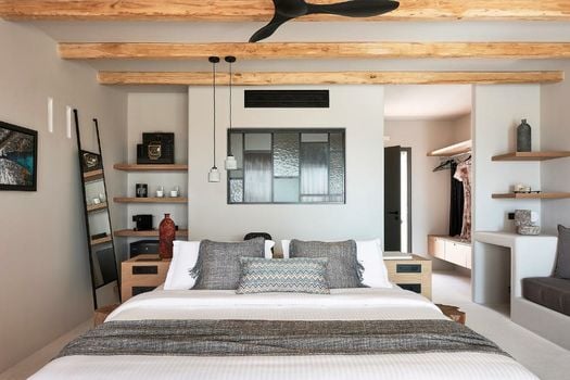 Cave Suites Milos
