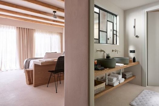 Cave Suites Milos
