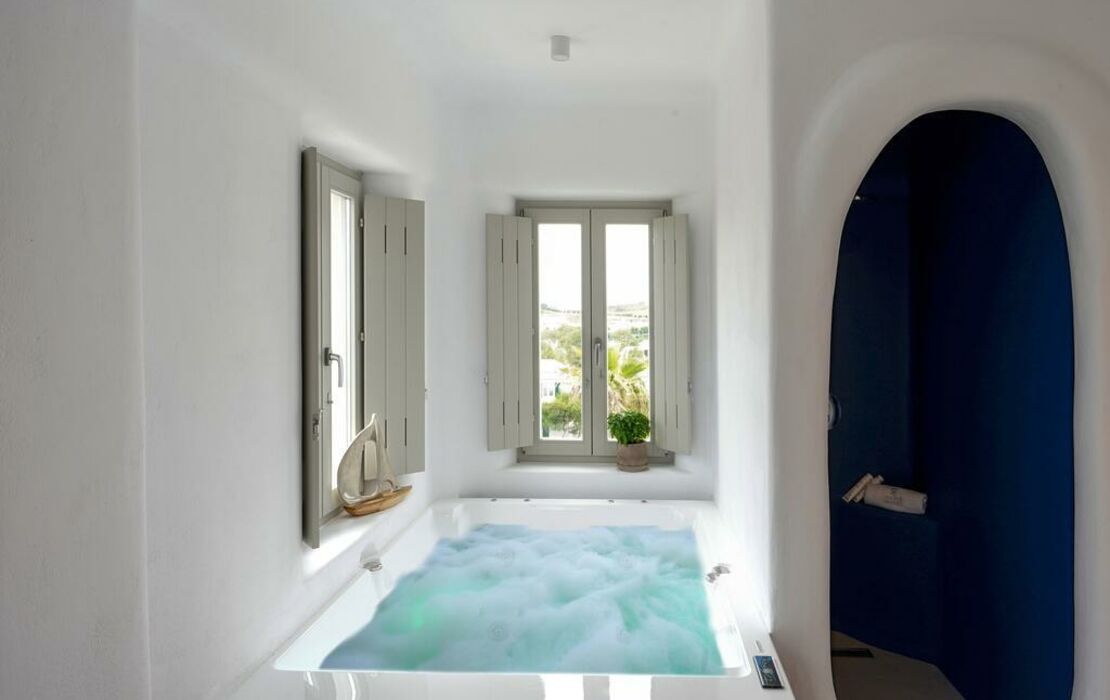 Angels Pillow Luxury Boutique Residence Adults Only, a Design